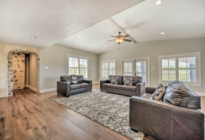 Helotes Hill Country Hideaway W/ 2 Decks!