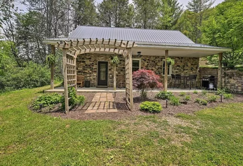 Historic Stone Cottage In Damascus W/ Fire Pit!