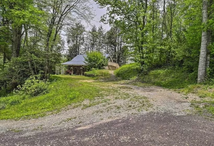 Historic Stone Cottage In Damascus W/ Fire Pit!