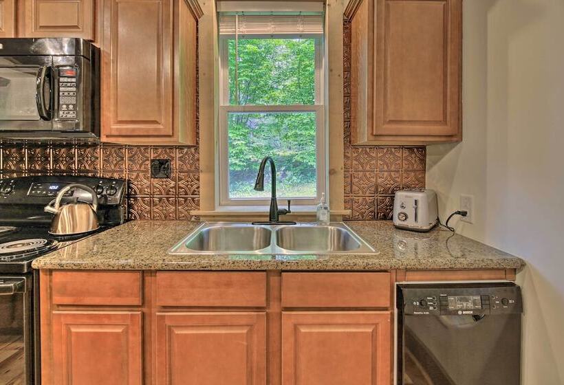 Historic Stone Cottage In Damascus W/ Fire Pit!