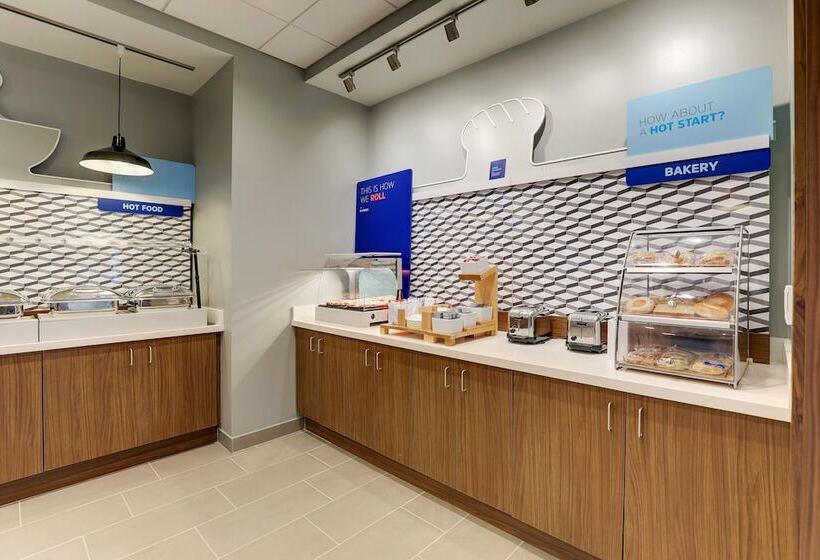 בית מלון כפרי Holiday Inn Express Holly Springs   Raleigh Area, An Ihg