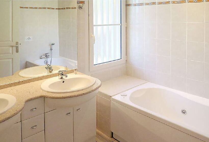 בית מלון כפרי Lagrange Vacances Atlantic Green