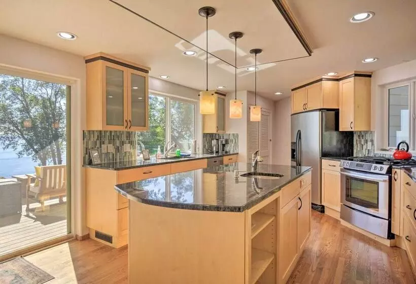 Kingston Home W/ Magnificent Ocean Views!