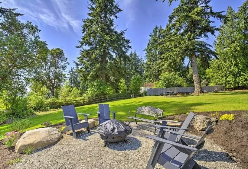 Kingston Home W/ Magnificent Ocean Views!