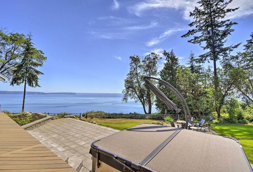 Kingston Home W/ Magnificent Ocean Views!