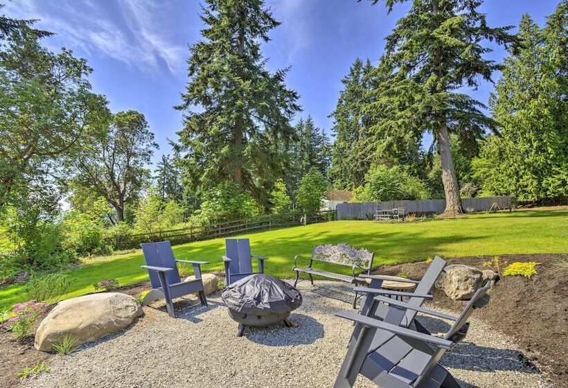 Kingston Home W/ Magnificent Ocean Views!