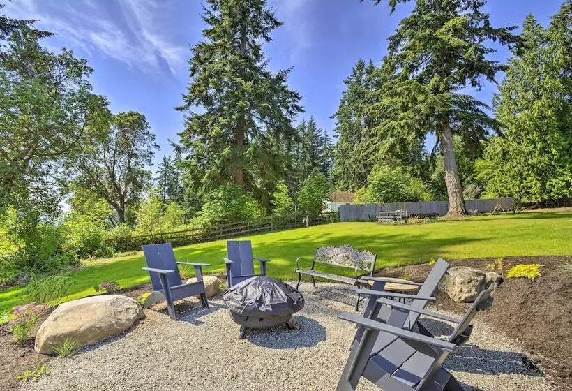 Kingston Home W/ Magnificent Ocean Views!