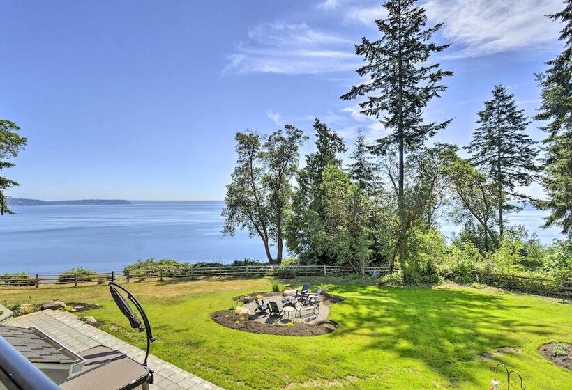 Kingston Home W/ Magnificent Ocean Views!