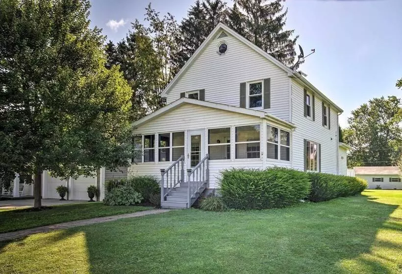Lake Chautauqua Home < 1/2 Mile To Town & Water