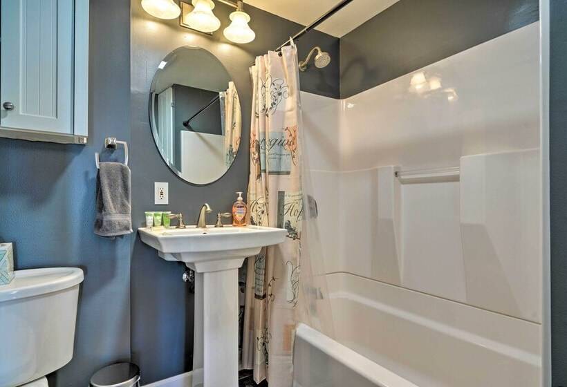 Lake Chautauqua Home < 1/2 Mile To Town & Water