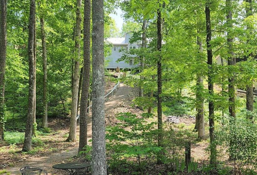 Kayaks & Boat Dock: Lakeside Hot Springs Retreat