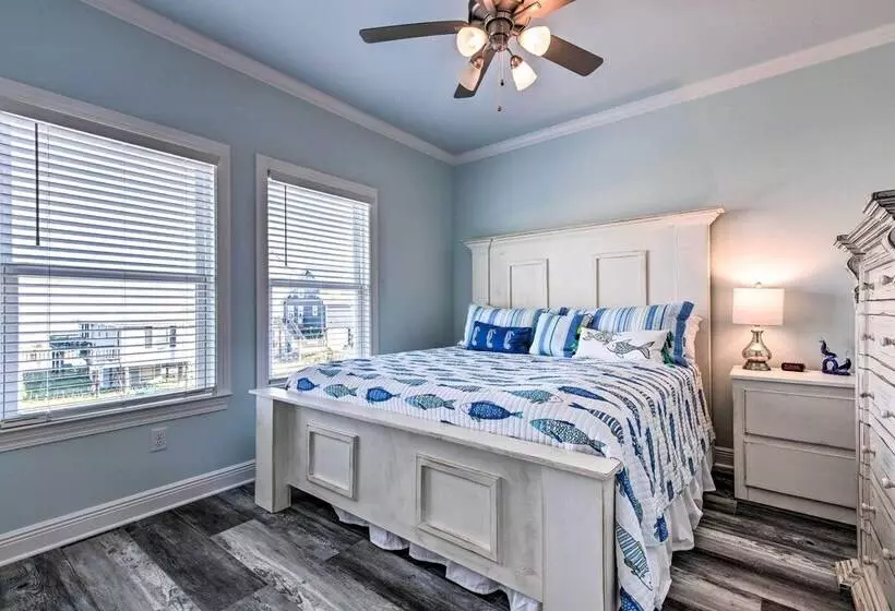 Luxe Stilted Home W/ Kayaks: Walk To Beach