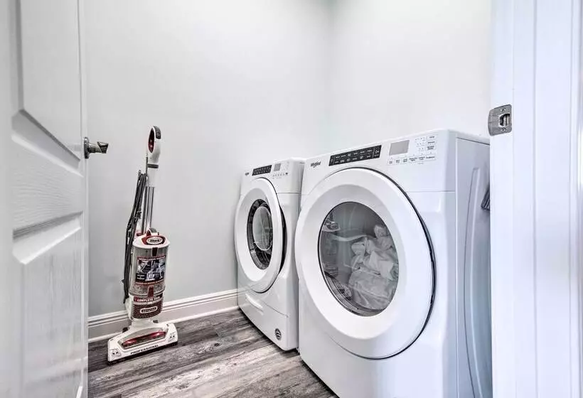 Luxe Stilted Home W/ Kayaks: Walk To Beach