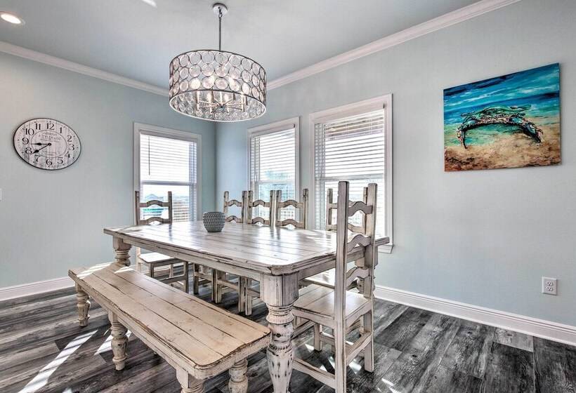 Luxe Stilted Home W/ Kayaks: Walk To Beach