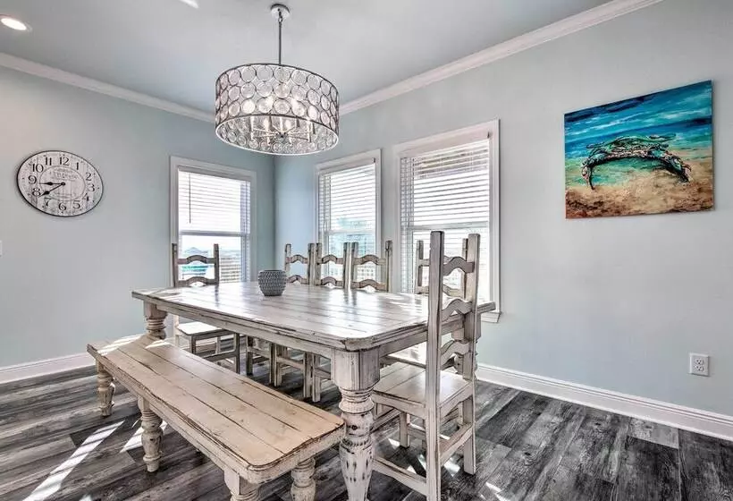 Luxe Stilted Home W/ Kayaks: Walk To Beach