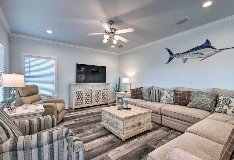 Luxe Stilted Home W/ Kayaks: Walk To Beach