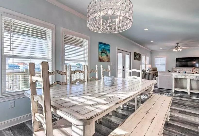 Luxe Stilted Home W/ Kayaks: Walk To Beach