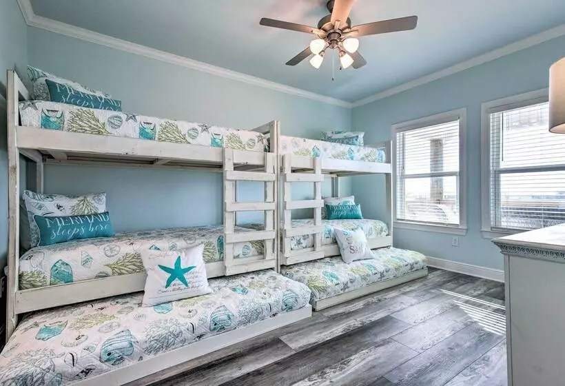 Luxe Stilted Home W/ Kayaks: Walk To Beach