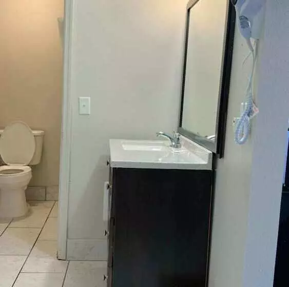 Motelli New Budget Inn