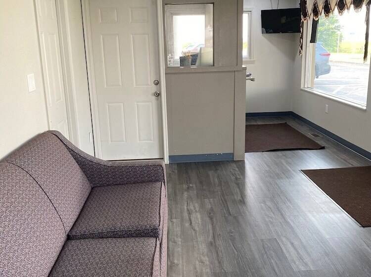 فندق على الطريق New Budget Inn