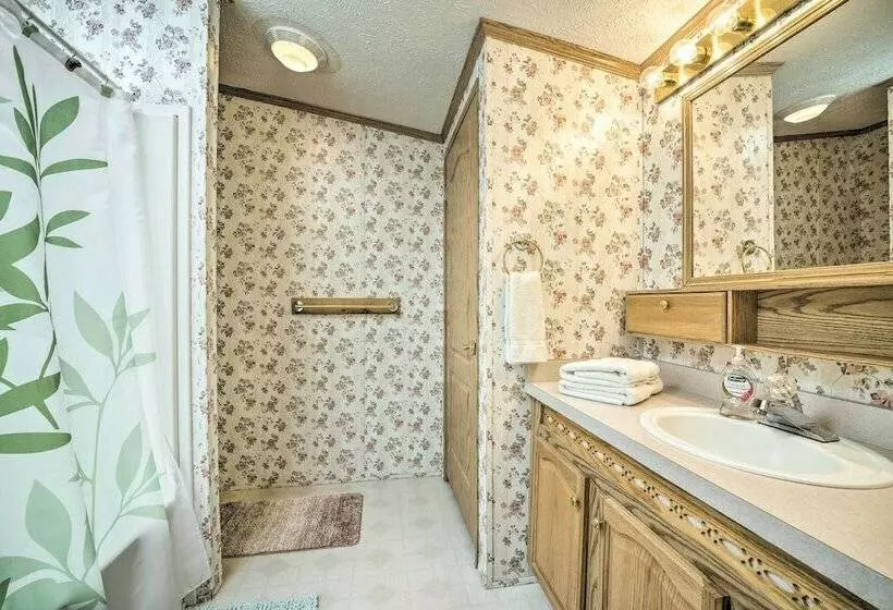 Mountain Escape: Home W/ Deck, Fire Pit, Yard