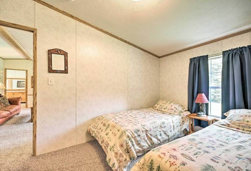 Mountain Escape: Home W/ Deck, Fire Pit, Yard