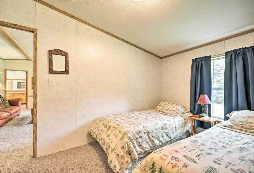 Mountain Escape: Home W/ Deck, Fire Pit, Yard