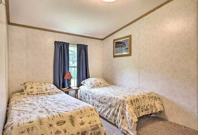 Mountain Escape: Home W/ Deck, Fire Pit, Yard