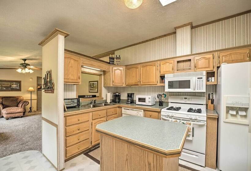 Mountain Escape: Home W/ Deck, Fire Pit, Yard