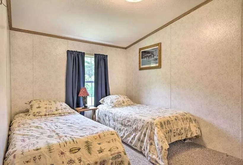 Mountain Escape: Home W/ Deck, Fire Pit, Yard