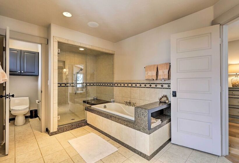 Vail Mountain Retreat W/ Hot Tub & Deck!