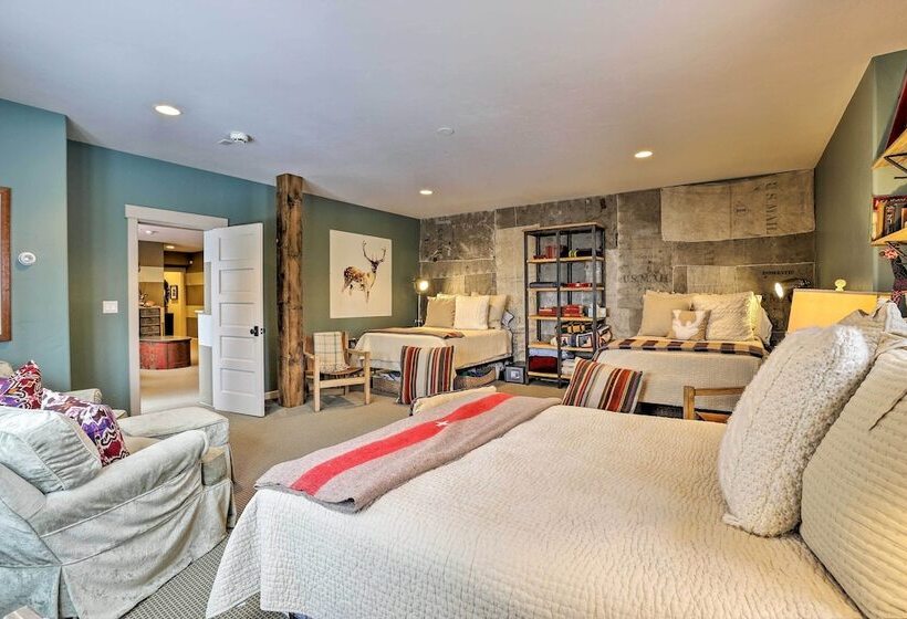 Vail Mountain Retreat W/ Hot Tub & Deck!