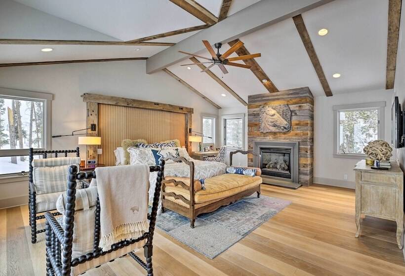 Vail Mountain Retreat W/ Hot Tub & Deck!