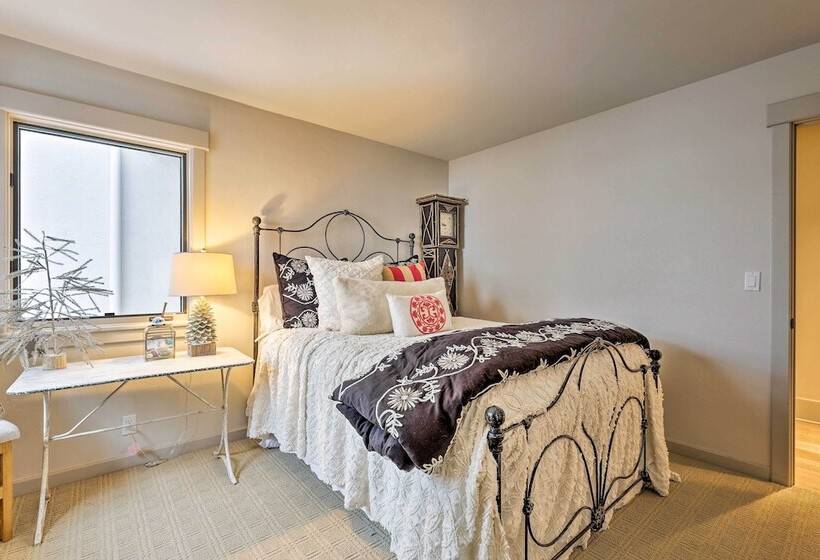 Vail Mountain Retreat W/ Hot Tub & Deck!