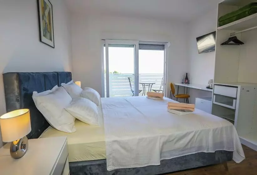 ペンション Rooms Stella Maris