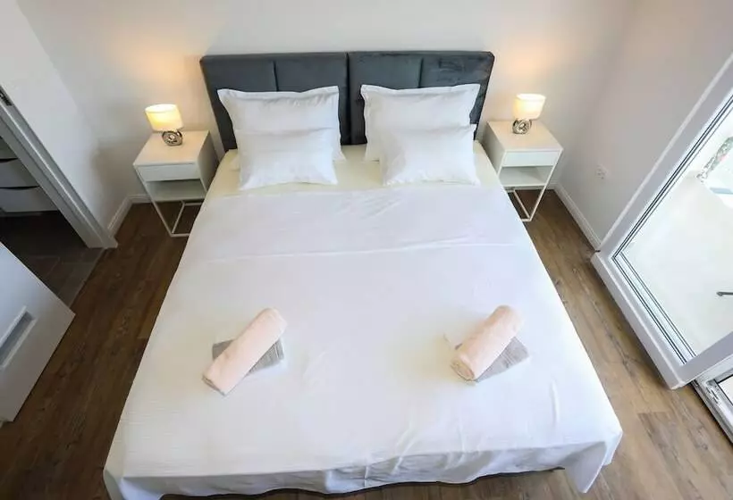 ペンション Rooms Stella Maris