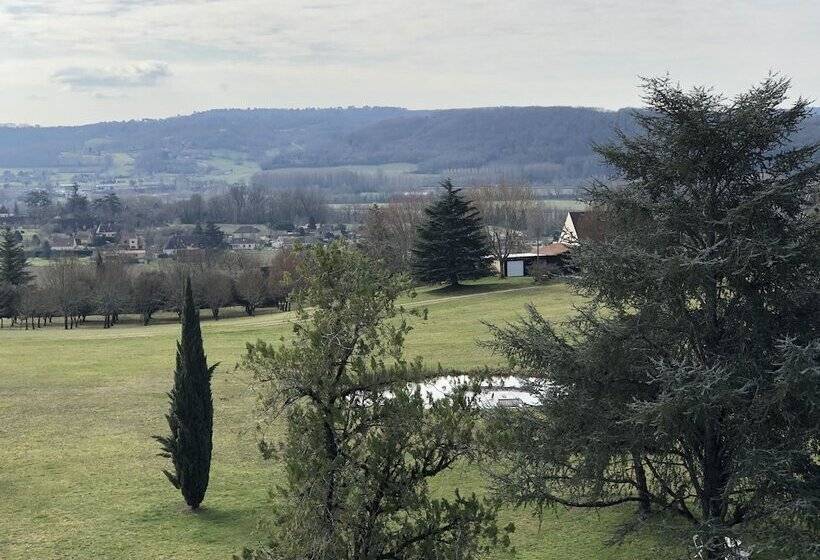 פנסיון The Grand Longere