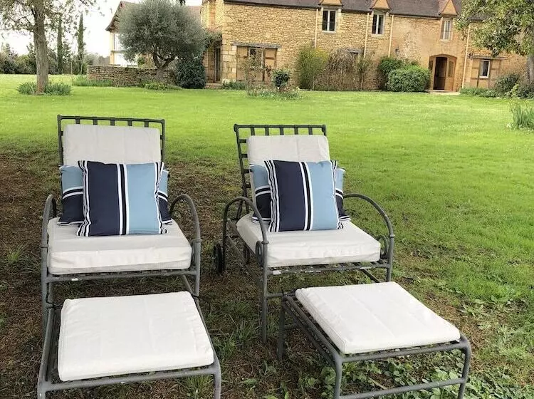 Majatalo The Grand Longere