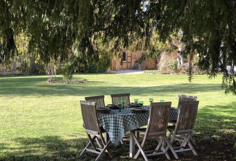 פנסיון The Grand Longere