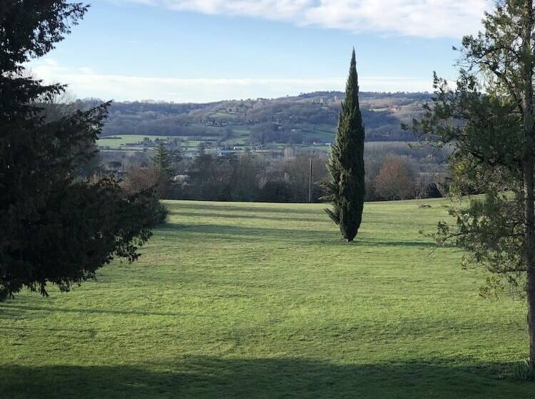 פנסיון The Grand Longere