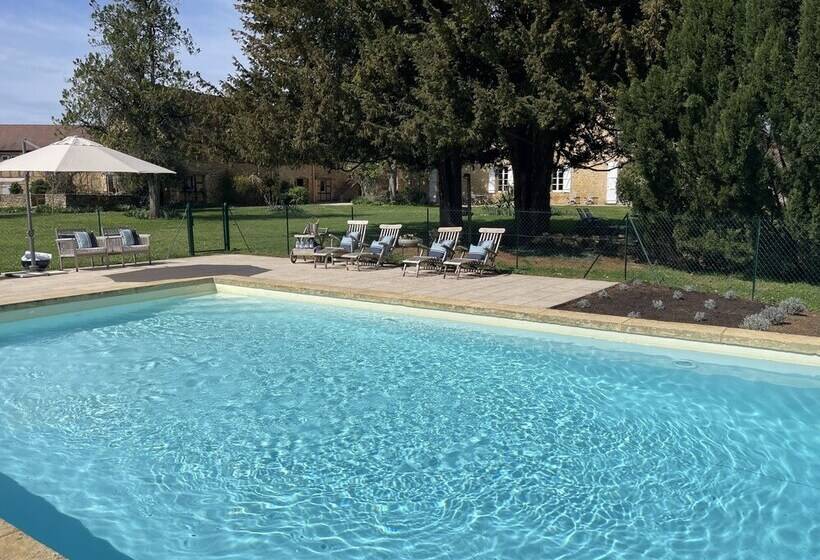 פנסיון The Grand Longere