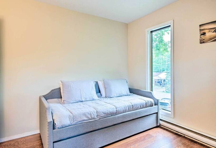 Poconos House W/ Large Deck, Gas Grill & Fire Pit!