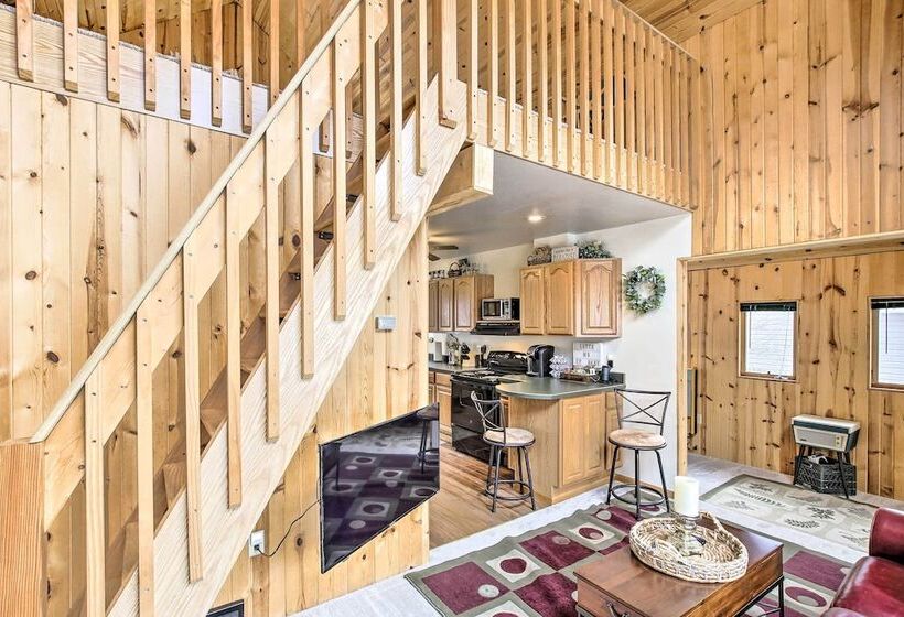 Quaint Plymouth Cabin 1 Mi To Road America!