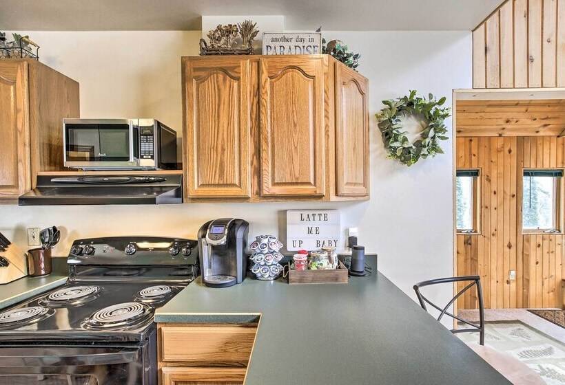 Quaint Plymouth Cabin 1 Mi To Road America!