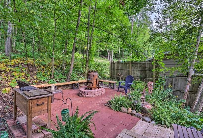 Quaint Plymouth Cabin 1 Mi To Road America!