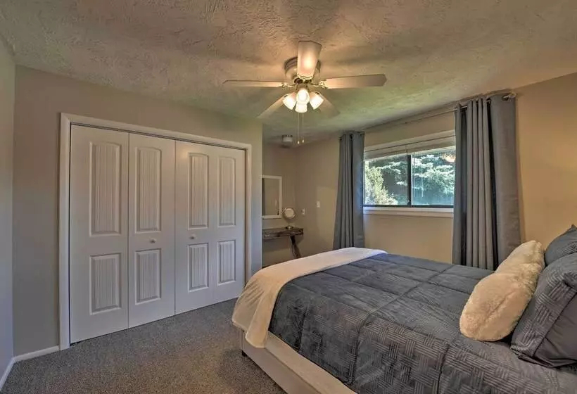 Quiet Sugar City Home < 80 Mi To Yellowstone!