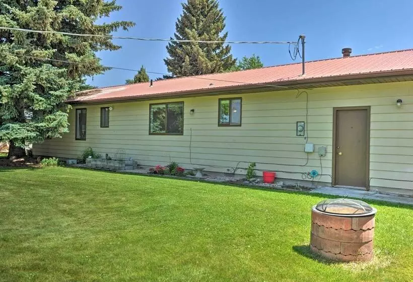 Quiet Sugar City Home < 80 Mi To Yellowstone!