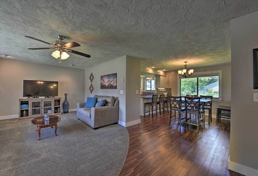 Quiet Sugar City Home < 80 Mi To Yellowstone!