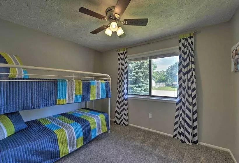 Quiet Sugar City Home < 80 Mi To Yellowstone!