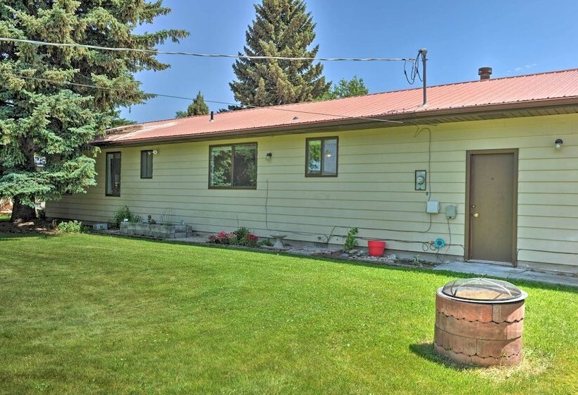 Quiet Sugar City Home < 80 Mi To Yellowstone!